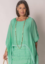 Load image into Gallery viewer, Amulet Top Capri Green