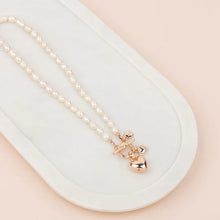 Load image into Gallery viewer, Short Pearl Necklace