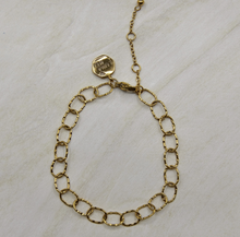 Load image into Gallery viewer, Texture Link Charm Bracelet Gold