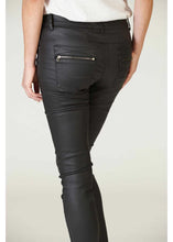 Load image into Gallery viewer, Stevie Jeans Black Coated