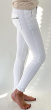Load image into Gallery viewer, Classic Button Jean White