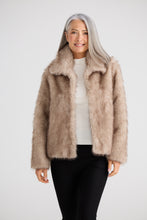Load image into Gallery viewer, Steinway Jacket Taupe Fleck
