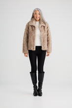 Load image into Gallery viewer, Steinway Jacket Taupe Fleck
