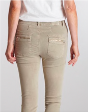 Load image into Gallery viewer, Classic Button Jeans  Elk
