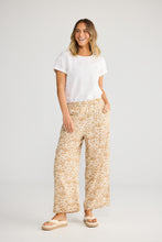 Load image into Gallery viewer, Playa Pant Taupe Spring Fan
