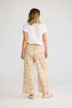 Load image into Gallery viewer, Playa Pant Taupe Spring Fan
