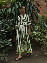 Load image into Gallery viewer, Nalani Dress – Botanica Print
