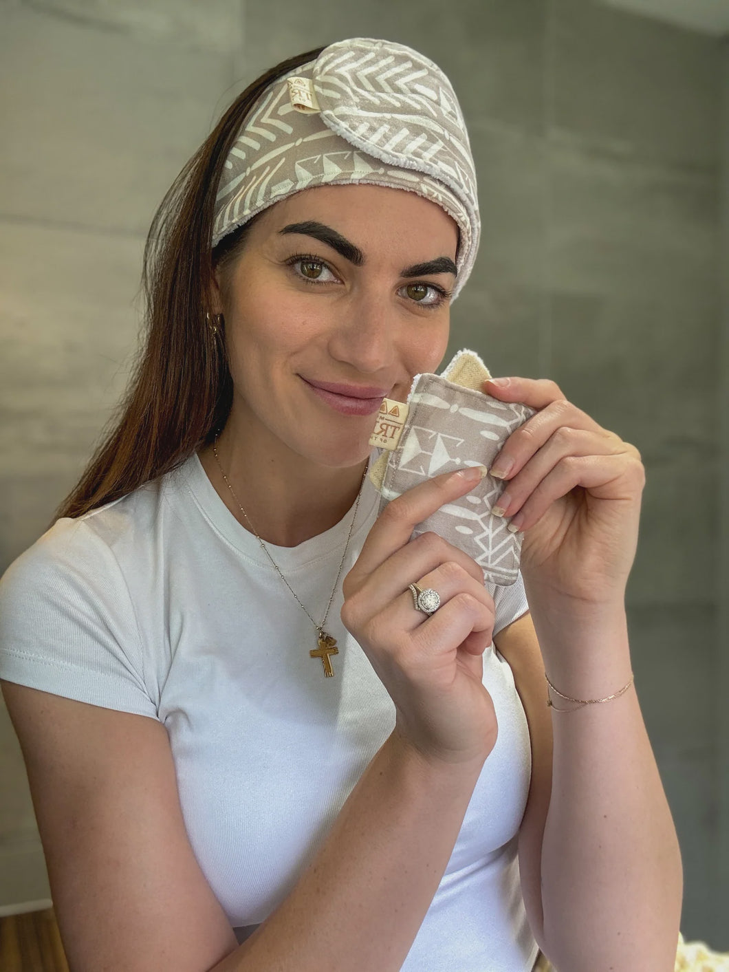 Organic Cleansing Wipe Animal