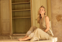 Load image into Gallery viewer, Marais Top Khaki
