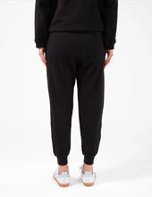 Load image into Gallery viewer, STELLA ESSENTIALS Avenue Pant Logo - Black
