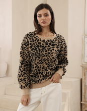 Load image into Gallery viewer, Leopard Fleece Sweat

