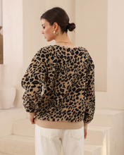 Load image into Gallery viewer, Leopard Fleece Sweat
