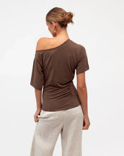 Load image into Gallery viewer, Suede Touch Top Brown
