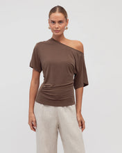 Load image into Gallery viewer, Suede Touch Top Brown
