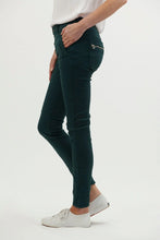 Load image into Gallery viewer, Classic Button Jean Black
