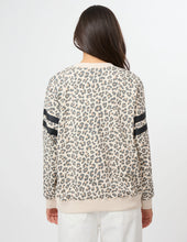 Load image into Gallery viewer, PRE SALE Essential Sweatshirt - Leopard
