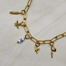 Load image into Gallery viewer, Chunky Paperclip Charm Necklace Gold
