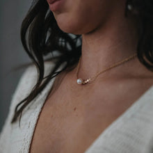 Load image into Gallery viewer, Satu Pearl Pendant Necklace
