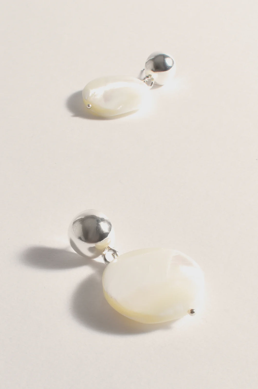 Pearl Dome Top Earring Cream/Silver