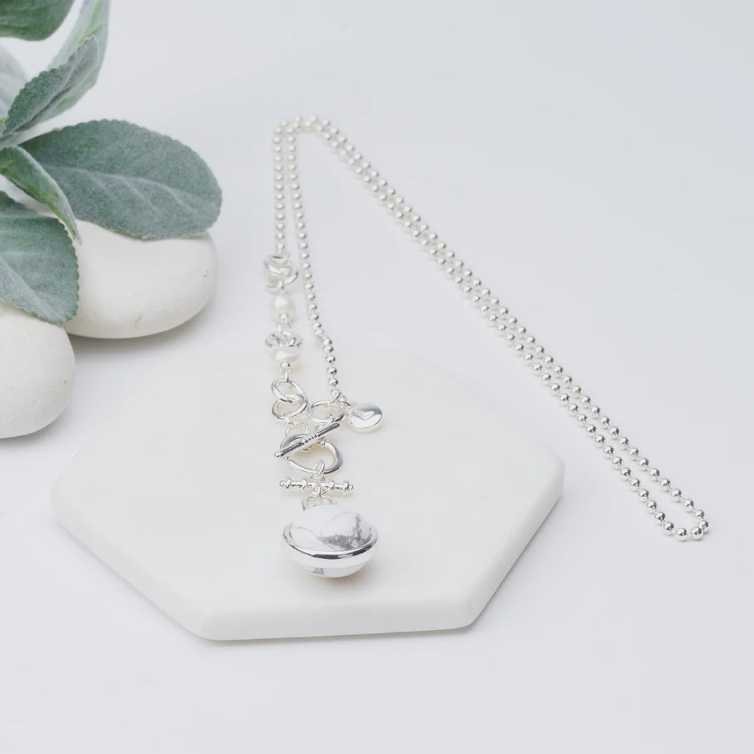 Silver T Howlite Necklace