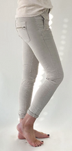Load image into Gallery viewer, Classic Button Jean
